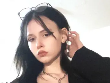 SaraHillton  live sex cam