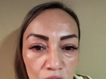 VanessaReinoldss  live sex cam