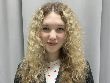 SueHolt  live sex cam