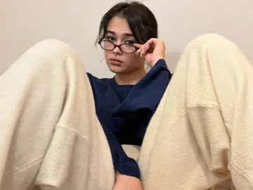AshleyHaze  live sex cam
