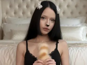 LoraineWebley  live sex cam