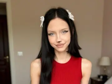 LoraineWebley  live sex cam