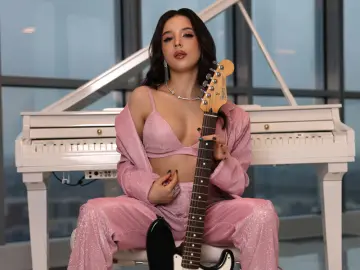 LanaPiercey  live sex cam