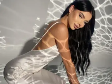 CaitlynEva  live sex cam