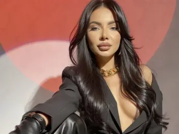 CaitlynEva  live sex cam