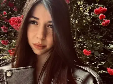 JolynHouts  live sex cam
