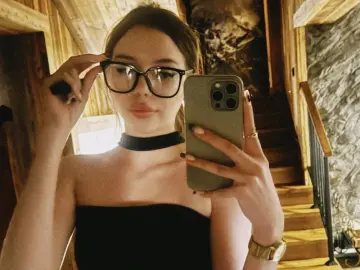 MiaForester  live sex cam