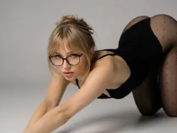 ValeriaKirtz  live sex cam
