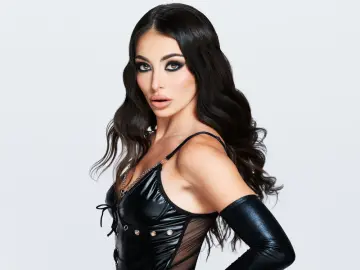 MoniqueeMinx  live sex cam