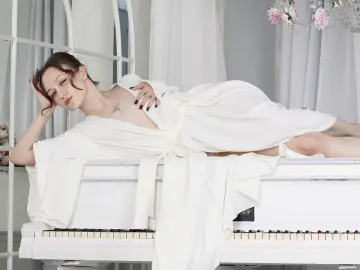 SelinDeLaRosa  live sex cam