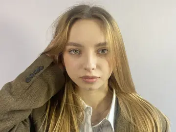 ChariseKuhnke  live sex cam