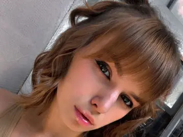 AlmaBrigs  live sex cam