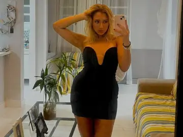 LunaVeller  live sex cam
