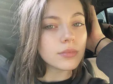 ClarettaZinno  live sex cam