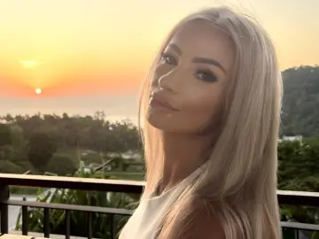 MarillynMoon  live sex cam