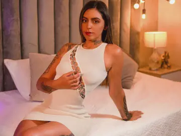 AlannaBenz  live sex cam