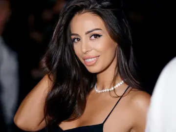 Hayley  live sex cam