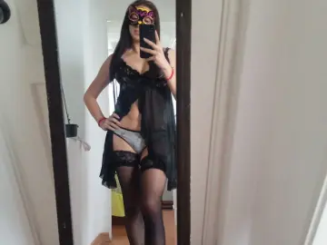 KarisCaritos  live sex cam