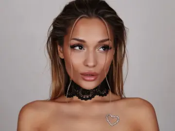 EmilySkyline  live sex cam