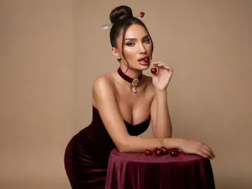 AnnaKarev  live sex cam