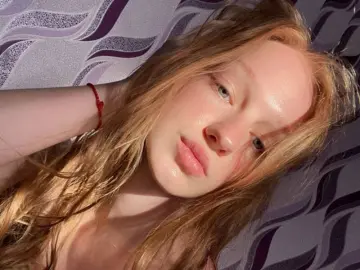 DoreenNitz  live sex cam