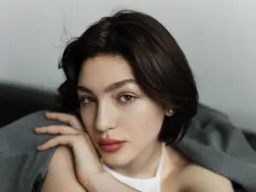 ElvieTorbett  live sex cam