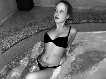FreedaRidler  live sex cam