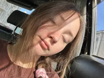 HelgaHumenik  live sex cam