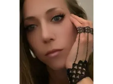 KatyLine  live sex cam