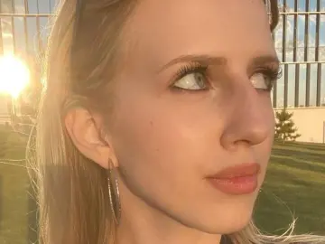 AishaSpringstead  live sex cam