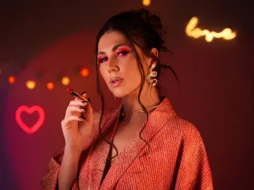 LaraAdler  live sex cam