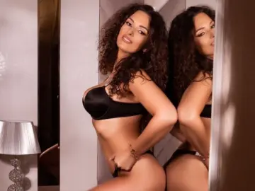 AishaApril  live sex cam