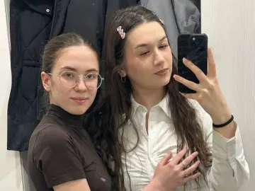 OraAndCornelia  live sex cam