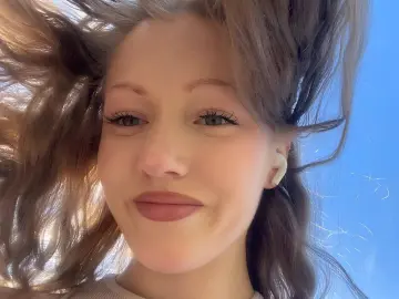 AnnikaRodrigez  live sex cam