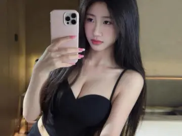 LouiseEve  live sex cam