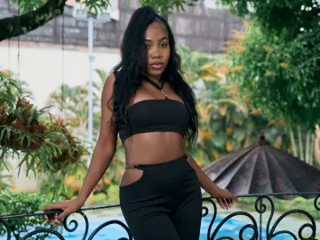 CarlieLyn  live sex cam