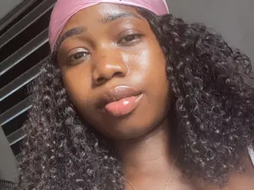 LeyanMyers  live sex cam