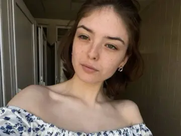 UshaSolgovic  live sex cam