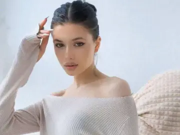 EdytGoreham  live sex cam