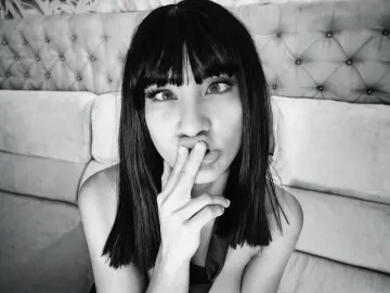 CrissRusso  live sex cam