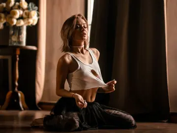 LeilaLoveton  live sex cam