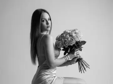 MickieMestanza  live sex cam