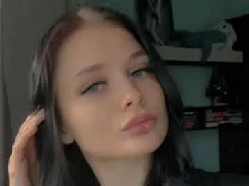 SkinyJoy  live sex cam
