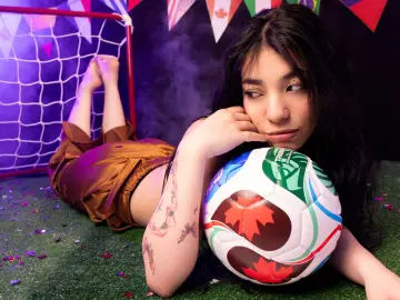 EmaLittle  live sex cam