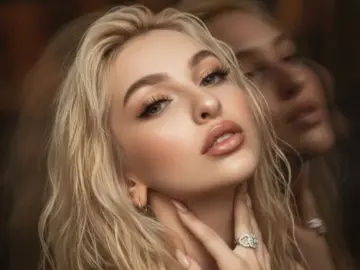 EvaVibe  live sex cam