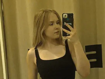 MolliMcDaniel  live sex cam