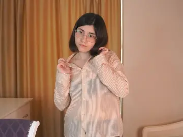 EleanorPaisley  live sex cam