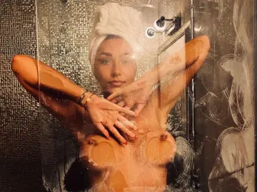 ElysiaRose  live sex cam