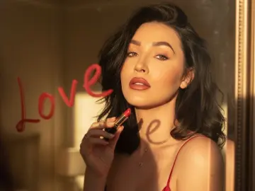 ElysiaRose  live sex cam