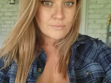 LindeeMarie  live sex cam